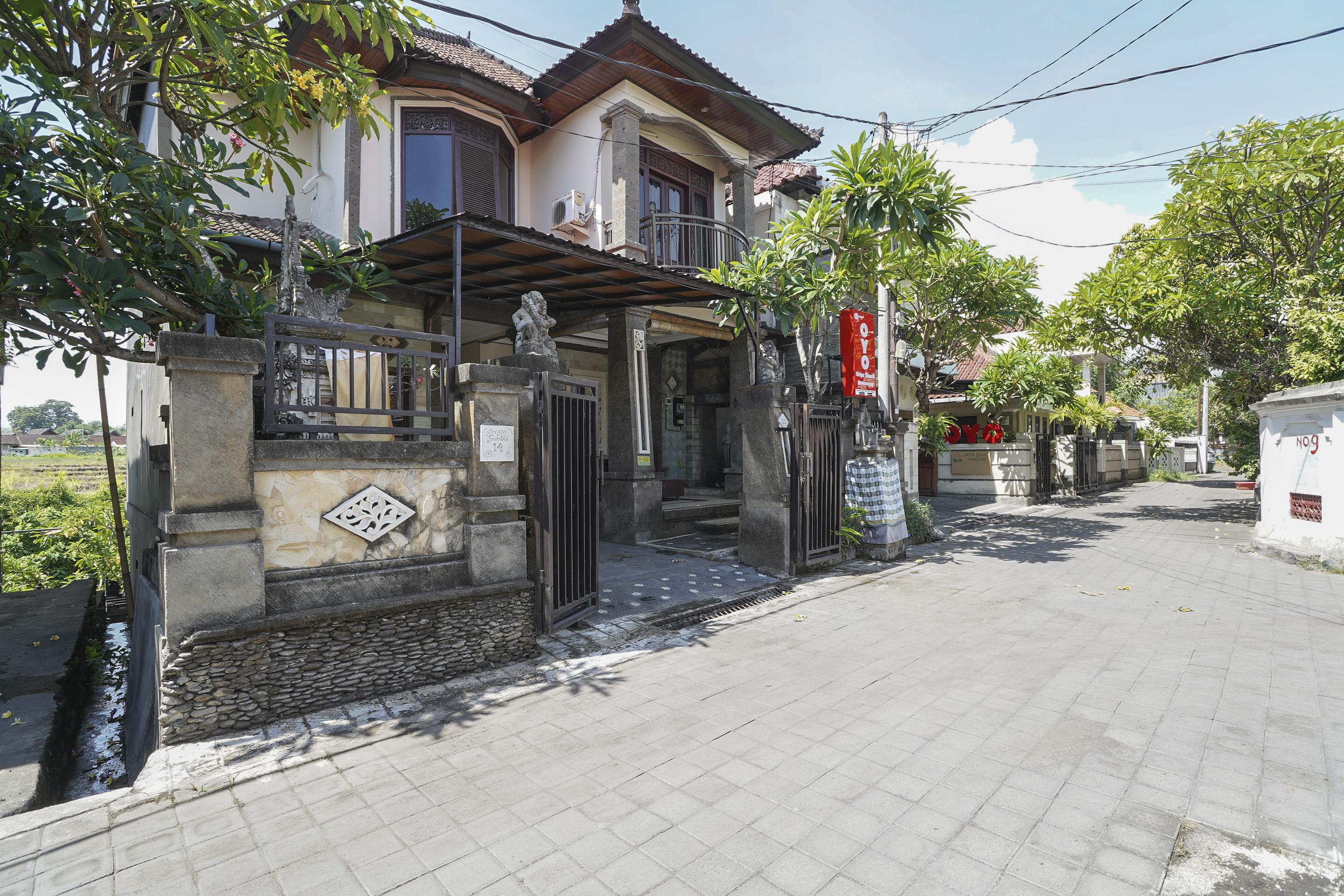 Oyo 2321 Griya Shanti Homestay Ketewel Exterior foto
