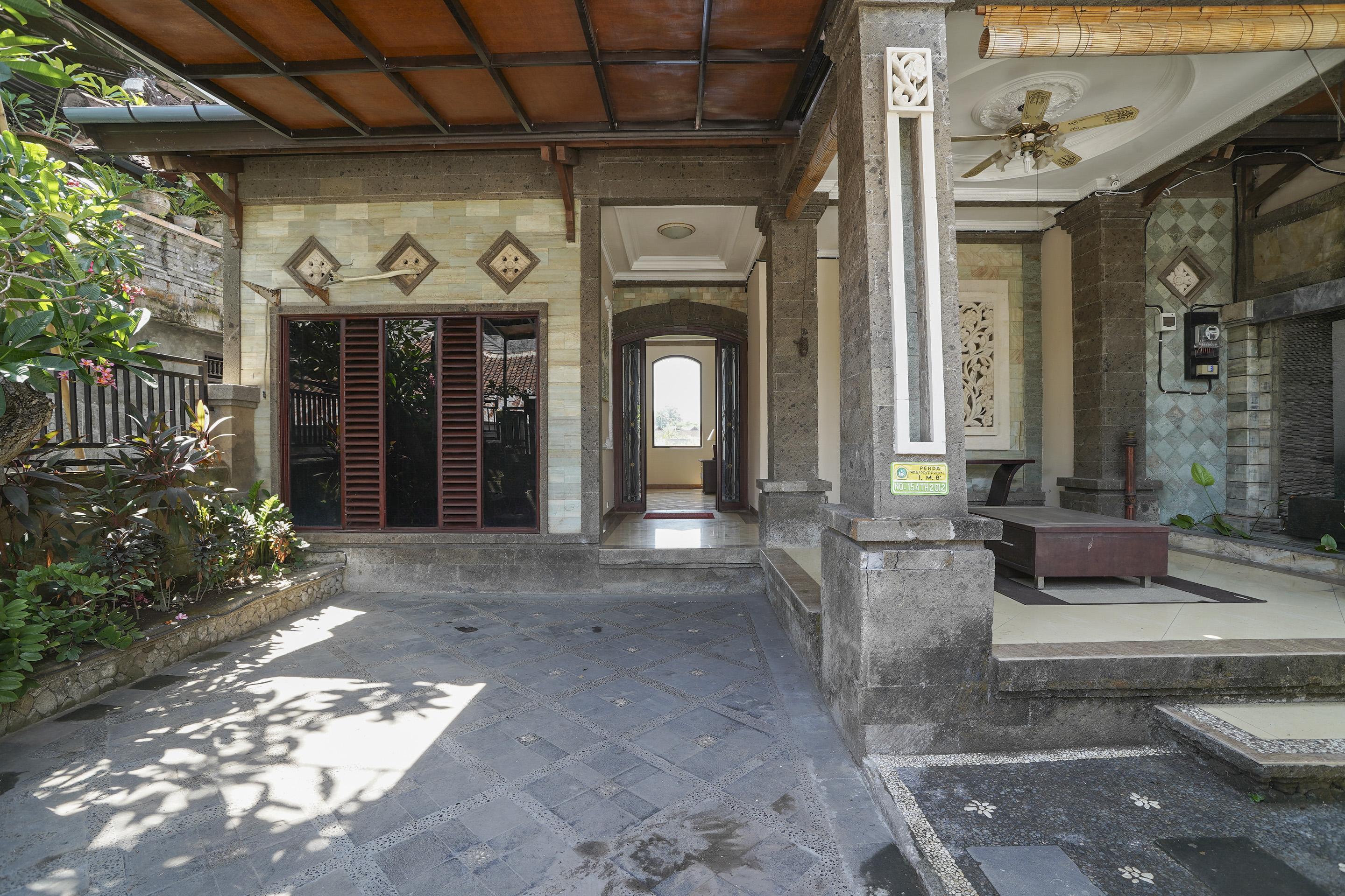 Oyo 2321 Griya Shanti Homestay Ketewel Exterior foto