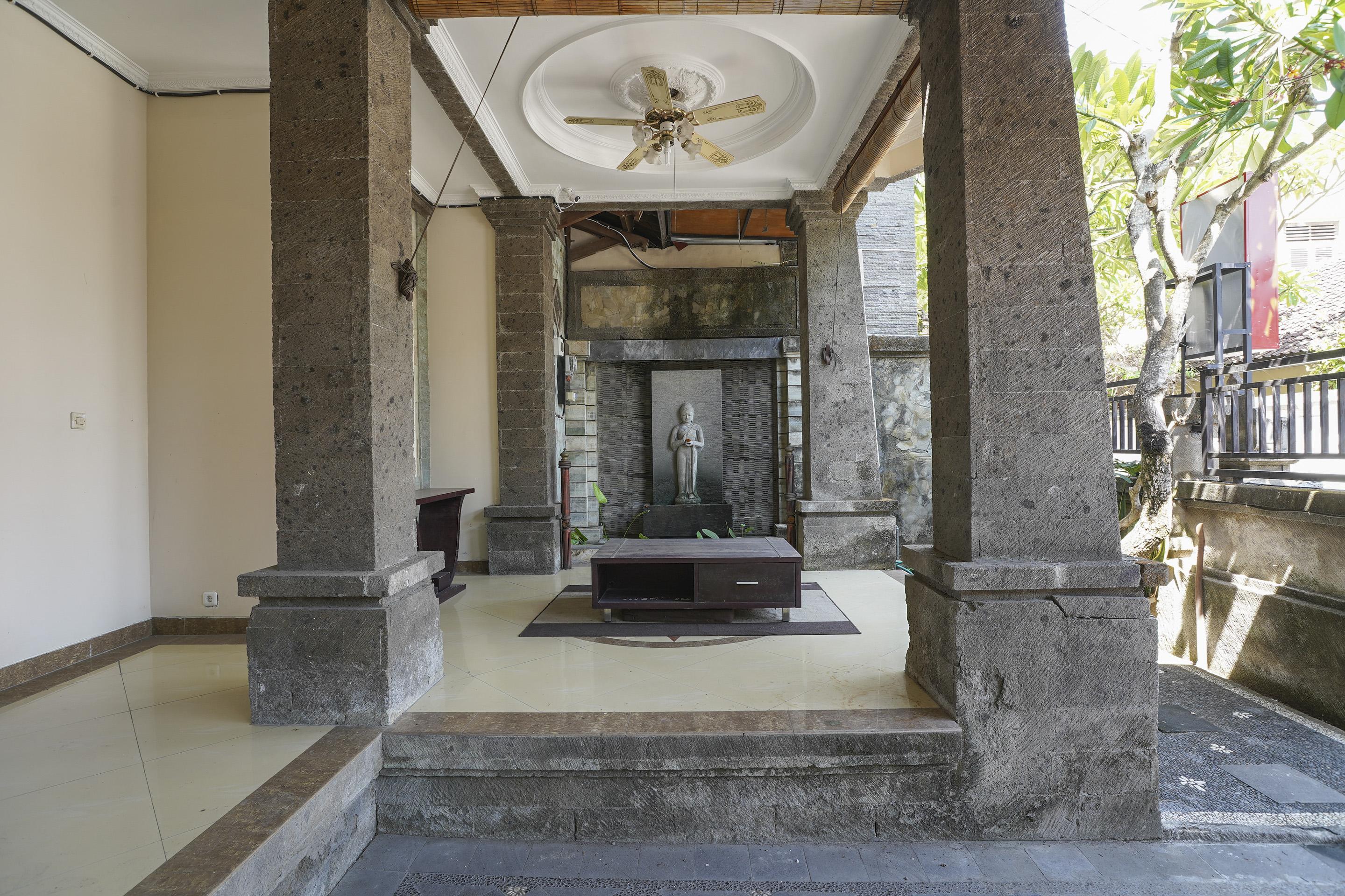 Oyo 2321 Griya Shanti Homestay Ketewel Exterior foto